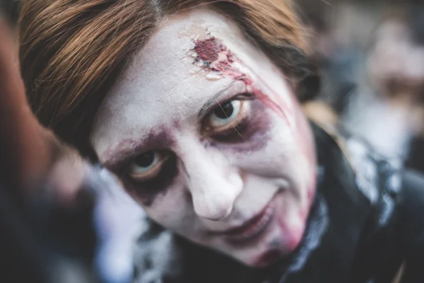 Zombies parade held in Milan october 25, 2014 — Stock Photo, Image