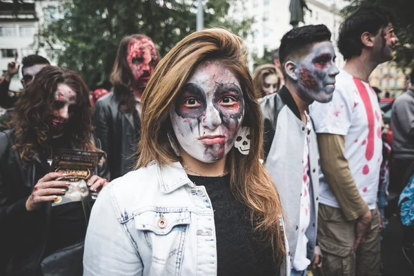 Zombies parade held in Milan october 25, 2014 — Stock Photo, Image