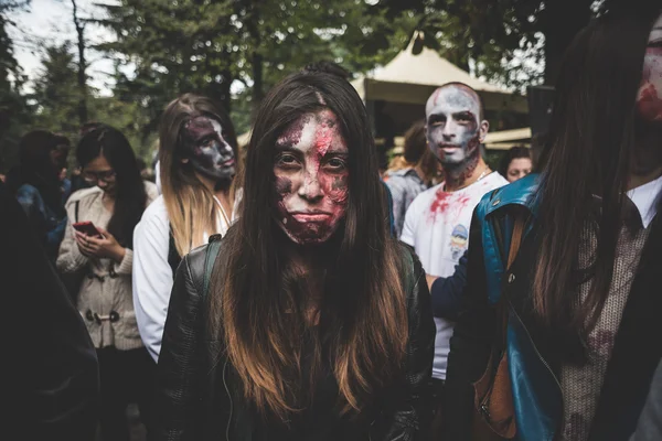 Zombies parade held in Milan october 25, 2014 — Stock Photo, Image