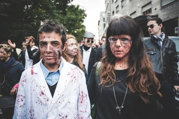 Zombies parade held in Milan october 25, 2014 — Stock Photo, Image