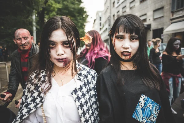 Zombies parade held in Milan october 25, 2014 — Stock Photo, Image