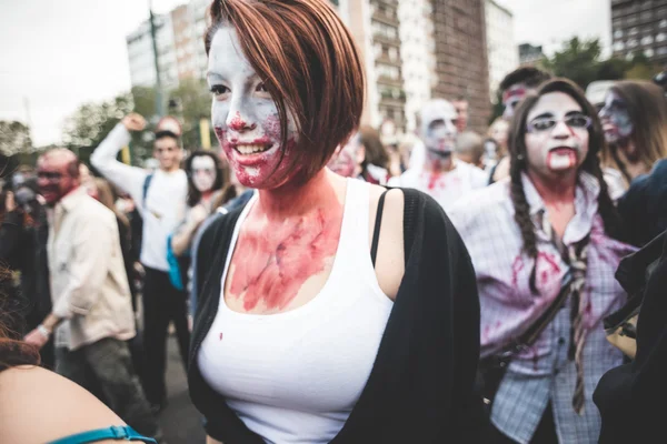 Zombies parade held in Milan october 25, 2014 — Stock Photo, Image