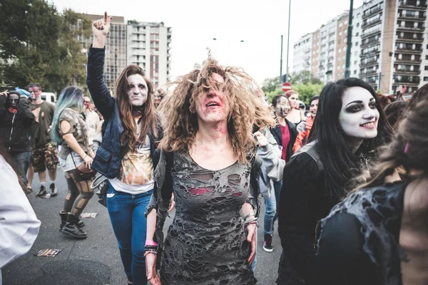 25 Ekim 2014 Milano'da düzenlenen zombi geçit töreni