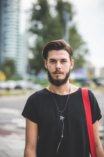 Jonge knappe bebaarde hipster man — Stockfoto