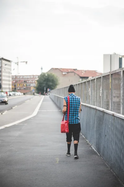 Joven guapo barbudo hipster hombre —  Fotos de Stock