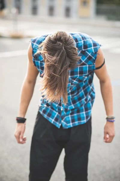 Giovane bello barbuto hipster uomo — Foto Stock