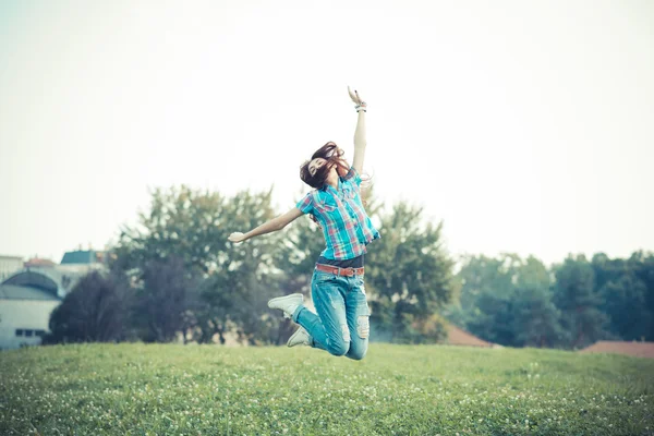 Hermosa joven hipster mujer — Foto de Stock