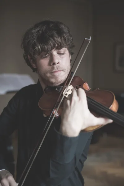 Young handsome blonde violinist — Stock Photo, Image