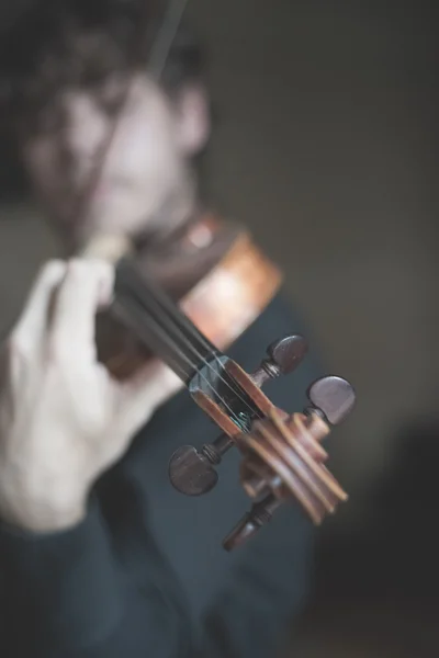 Young handsome blonde violinist — Stock Photo, Image