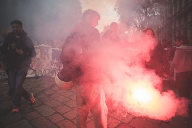 Milano'da düzenlenen öğrenci gösteri