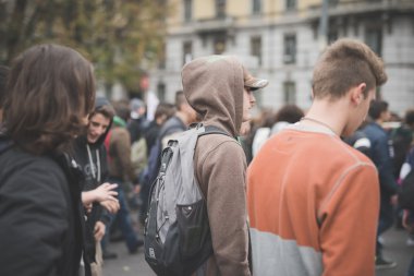 Milano'da düzenlenen öğrenci gösteri