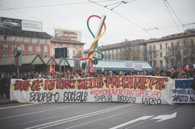 Milano'da düzenlenen öğrenci gösteri