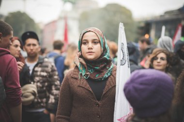 Milano'da düzenlenen öğrenci gösteri