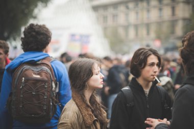 Milano'da düzenlenen öğrenci gösteri