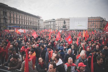 Milano'da düzenlenen öğrenci gösteri