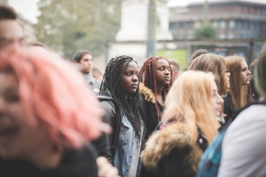 Milano'da düzenlenen öğrenci gösteri