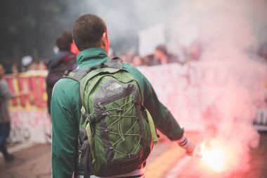 Milano'da düzenlenen öğrenci gösteri