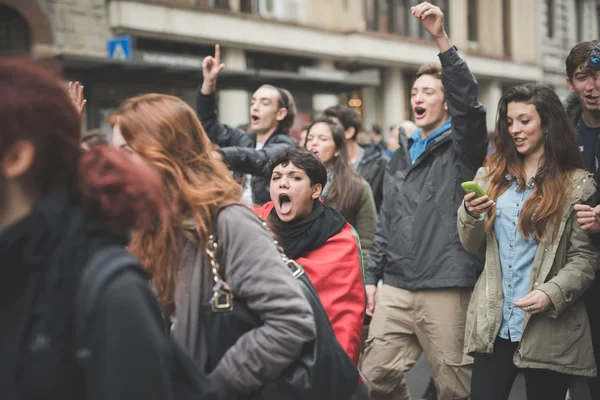 Manifestation étudiante à Milan — Photo