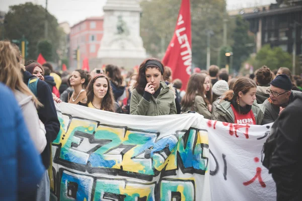 Diák demonstrációs megrendezésre Milánóban — Stock Fotó