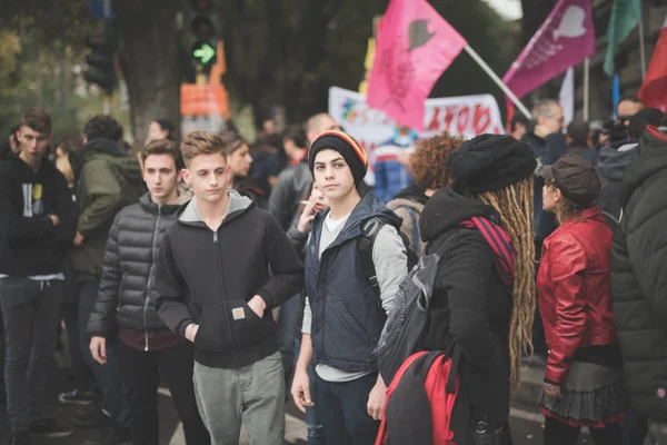 Manifestación estudiantil en Milán — Foto de Stock