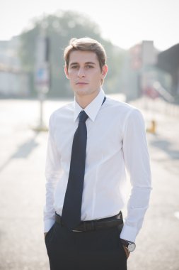 genç yakışıklı zarif sarışın model adam