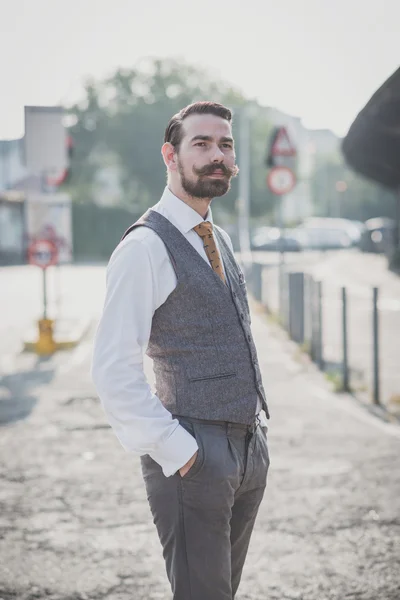 Guapo bigote grande hipster hombre — Foto de Stock