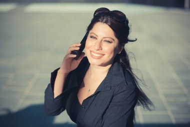 Smartphone kullanarak iş kadını