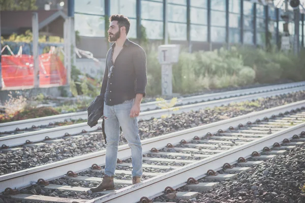 Schöner bärtiger Mann — Stockfoto