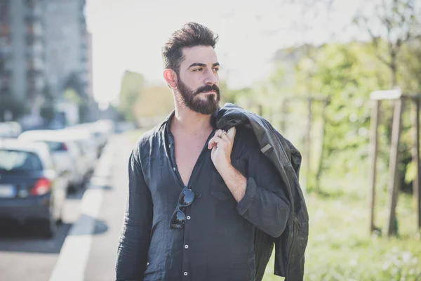 Knappe man met baard — Stockfoto