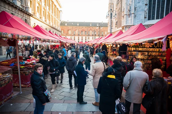 Weihnachten steht in Mailand — Stockfoto