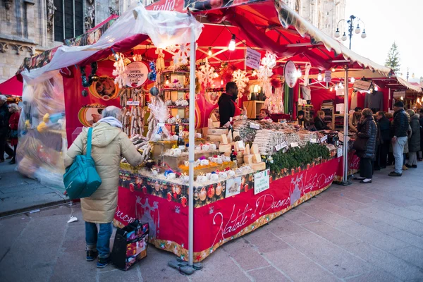 Noel standları Milano