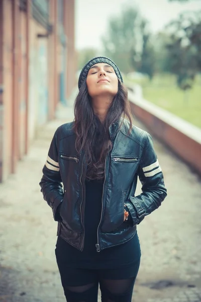 Brunette woman in warm clothes — Stock Photo, Image