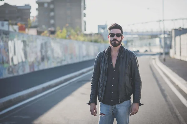 Bearded man standing on the street — Stock Photo, Image