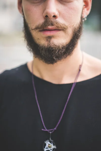 Bebaarde hipster man — Stockfoto