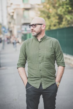 yakışıklı orta yaşlı adam