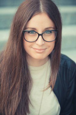 Genç güzel kadın.