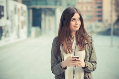 Genç güzel kadın.