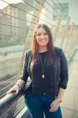 Kasabada güzel bir kız