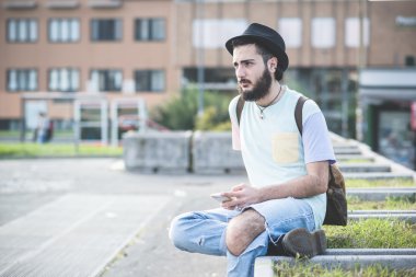 Modern insan Smartphone kullanarak