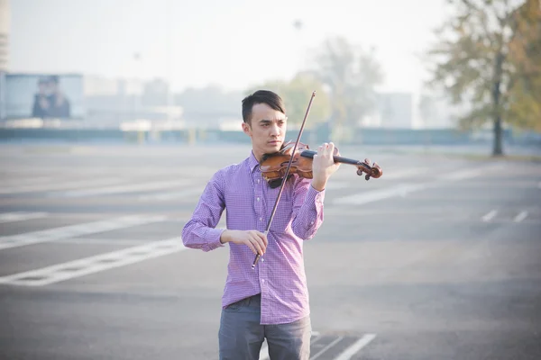 Joven asiático músico — Foto de Stock