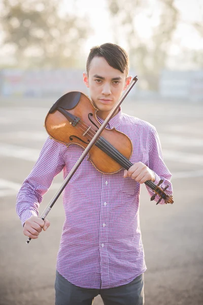 Unga asiatiska musiker — Stockfoto