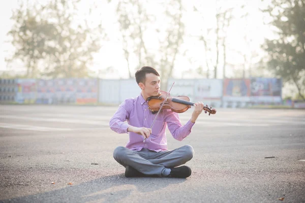 Unga asiatiska musiker — Stockfoto