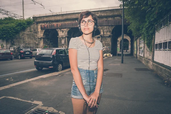 Giovane donna hipster — Foto Stock