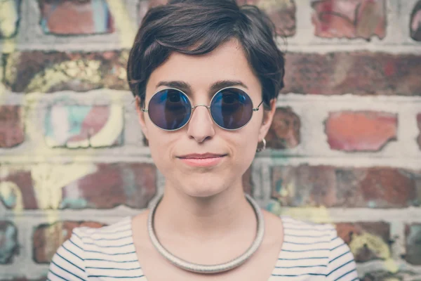 Jonge hipster vrouw — Stockfoto