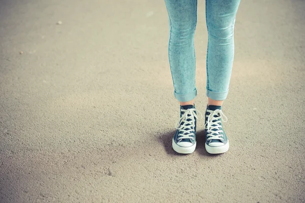 Gros plan des jambes de la femme — Photo