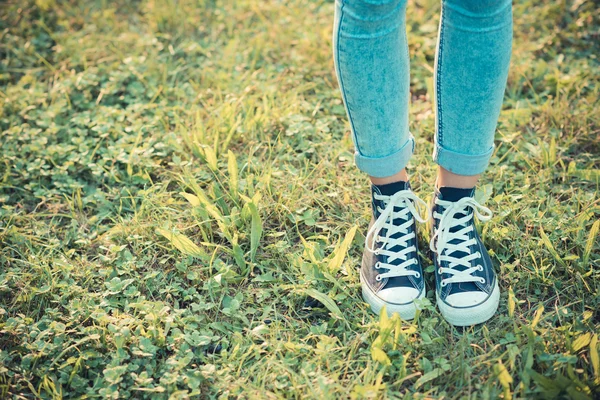 Primo piano di gambe donna — Foto Stock