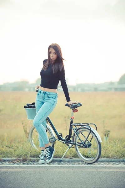 Brunette with straight hair — Stock Photo, Image