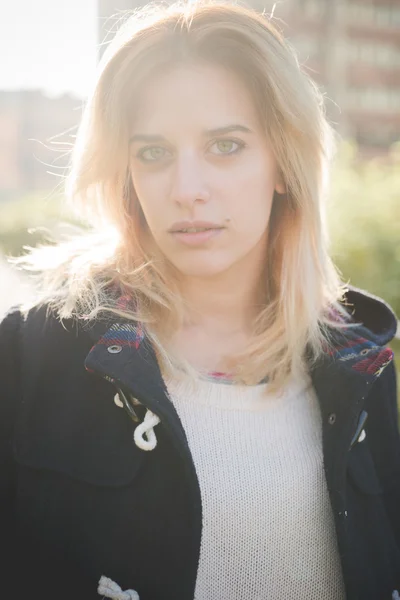 Young blonde woman outdoor — Stock Photo, Image