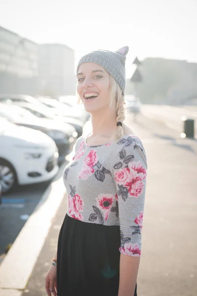 Young beautiful woman in hat — Stock Photo, Image