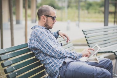 yakışıklı hipster modern insan